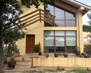 Exterior view of House or chalet for sale in Becerril de la Sierra  with Air Conditioner