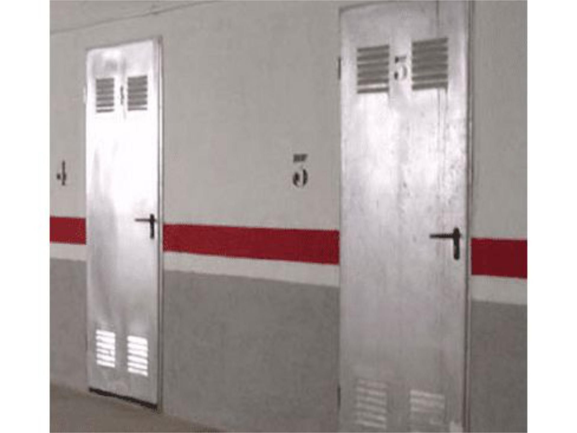 Bathroom of Box room for sale in Estepona