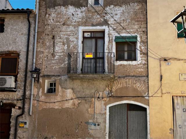 Piso en Venta en Carrer del Castell, 9 en El Pinell de Brai