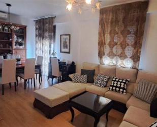 Living room of Flat for sale in  Sevilla Capital  with Air Conditioner and Balcony