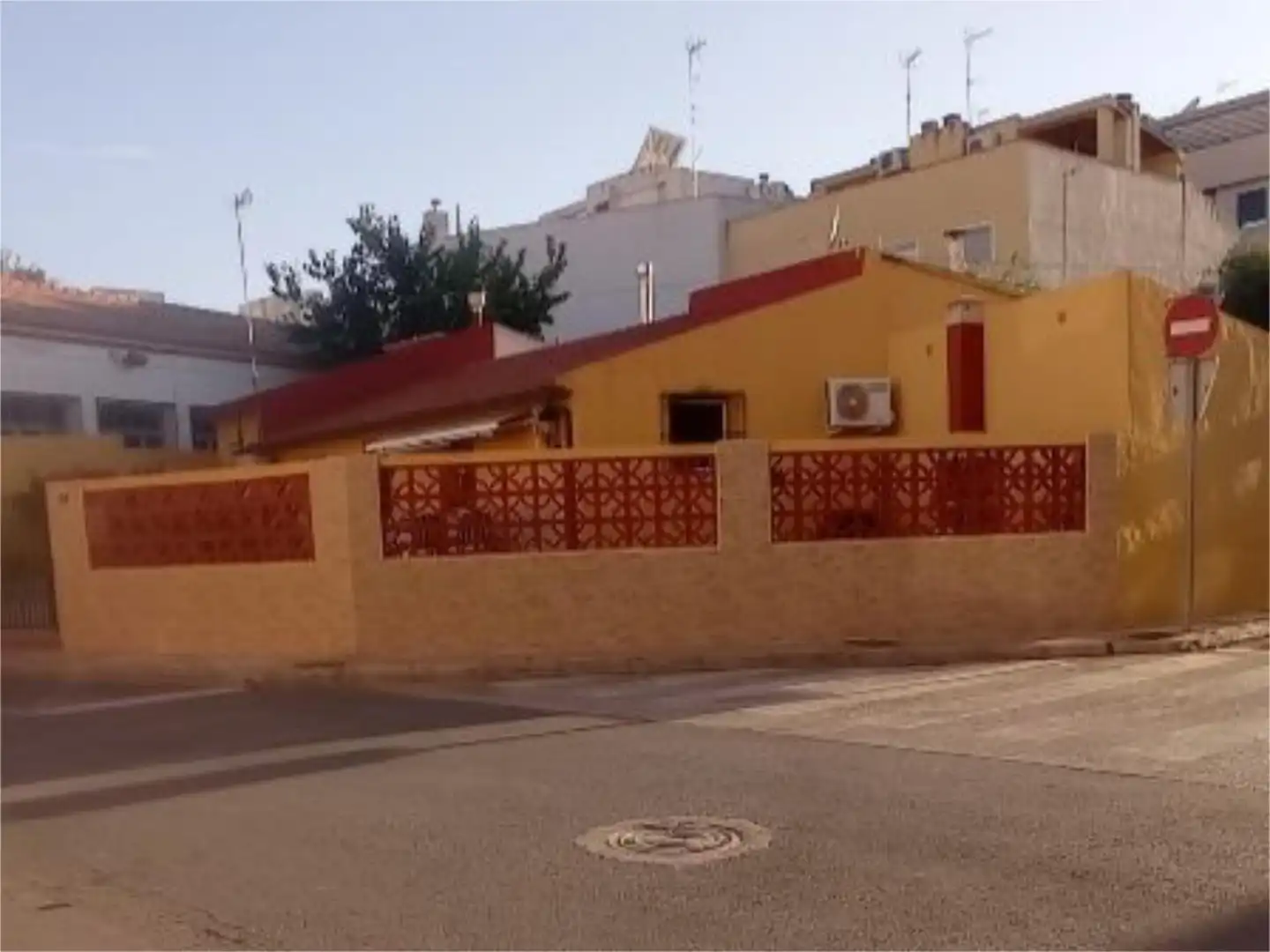Planta baja en venta en Carrer de Sant Carles, 1, Campello pueblo Vista exterior de Planta baja en venta en El Campello con Aire acondicionado, Calefacción y Jardín privado