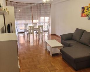 Sala d'estar de Pis de lloguer en Briviesca amb Terrassa i Balcó