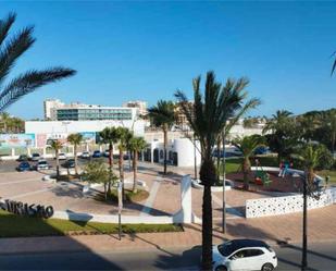 Vista exterior de Apartament de lloguer en Roquetas de Mar amb Terrassa