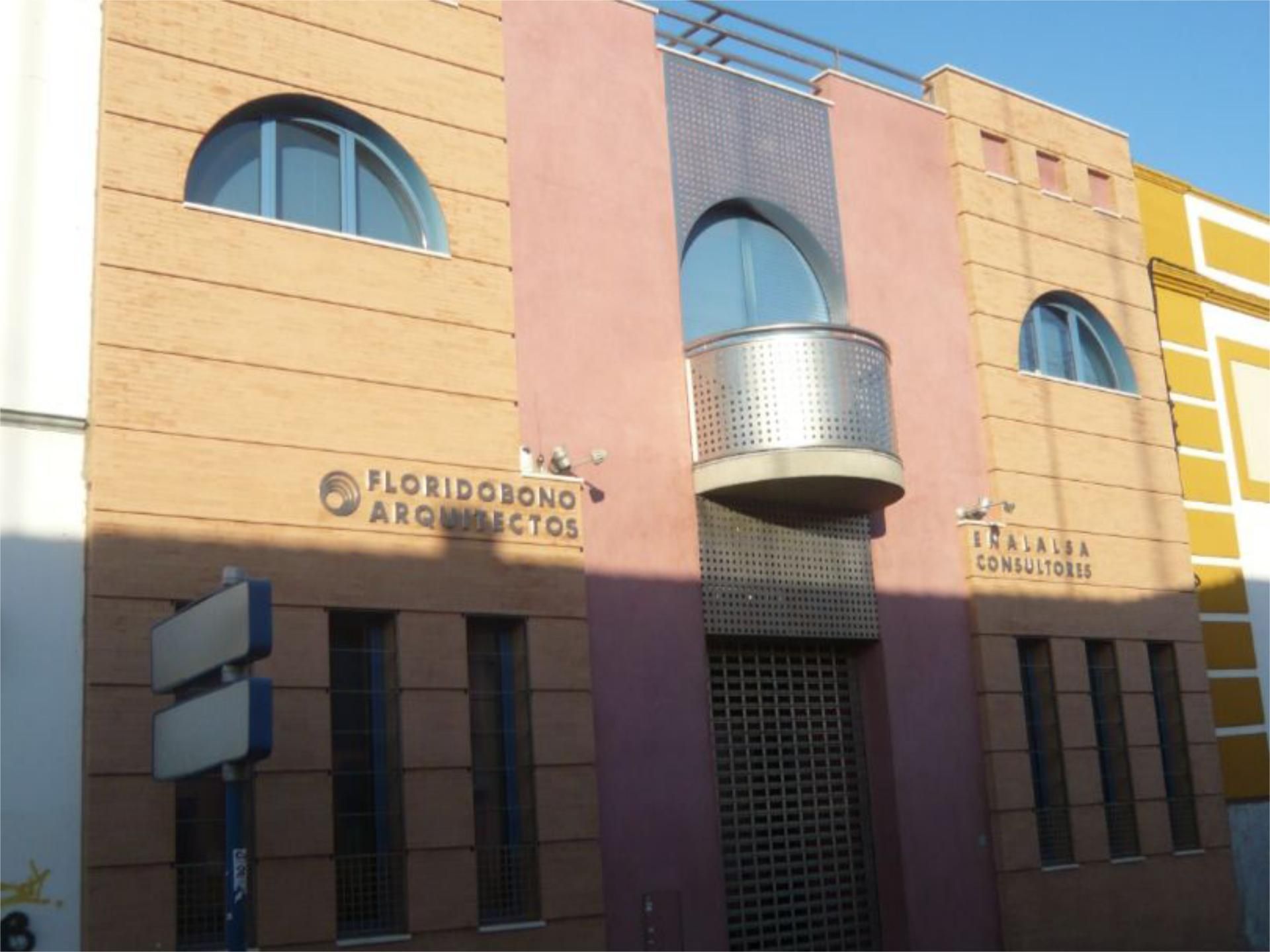 Vista exterior de Oficina en venda en Alcalá de Guadaira