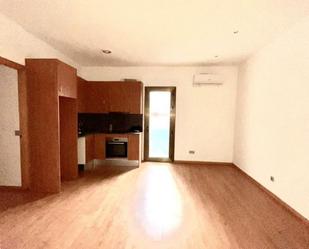 Kitchen of Flat to rent in Valls  with Air Conditioner and Balcony