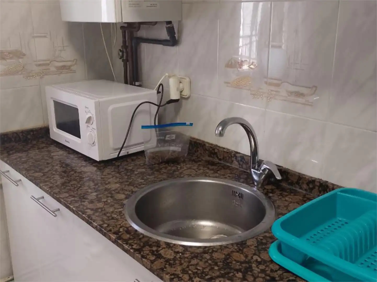 Flat for rent in Calle Marqués de San Esteban, 59, Barrio del Centro Kitchen of Flat for rent in Gijón with Heating, Parquet flooring and Furnished