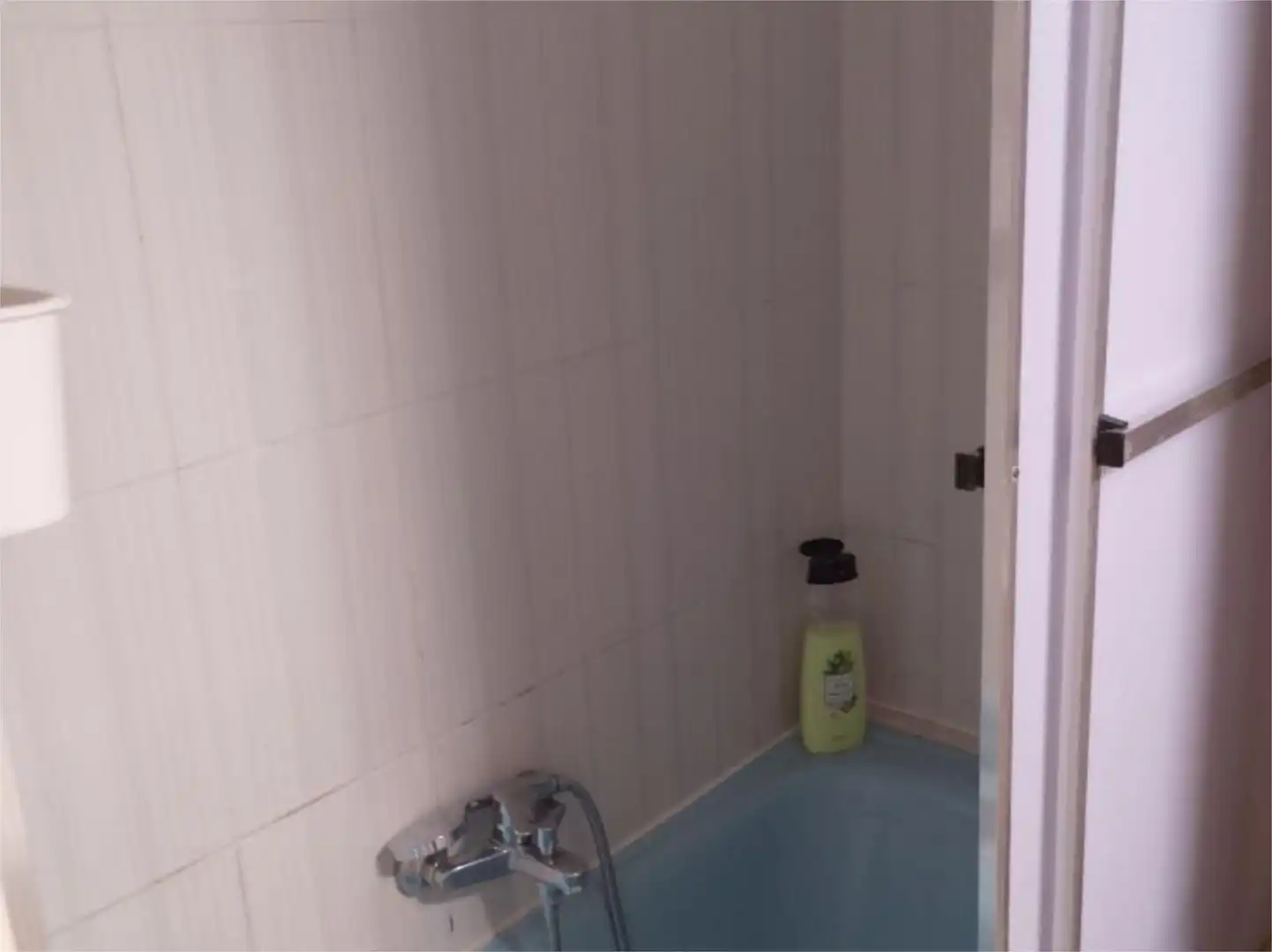 Flat for rent in Calle Marqués de San Esteban, 59, Barrio del Centro Bathroom of Flat for rent in Gijón with Heating, Parquet flooring and Furnished