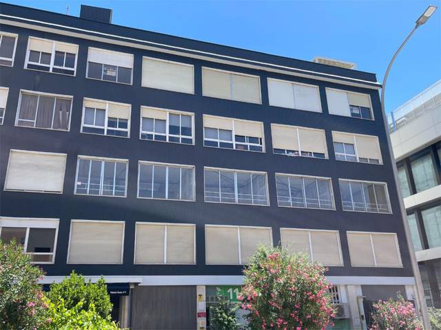 Local comercial en Alquiler en Calle de Valentín Beato, 11 en Simancas