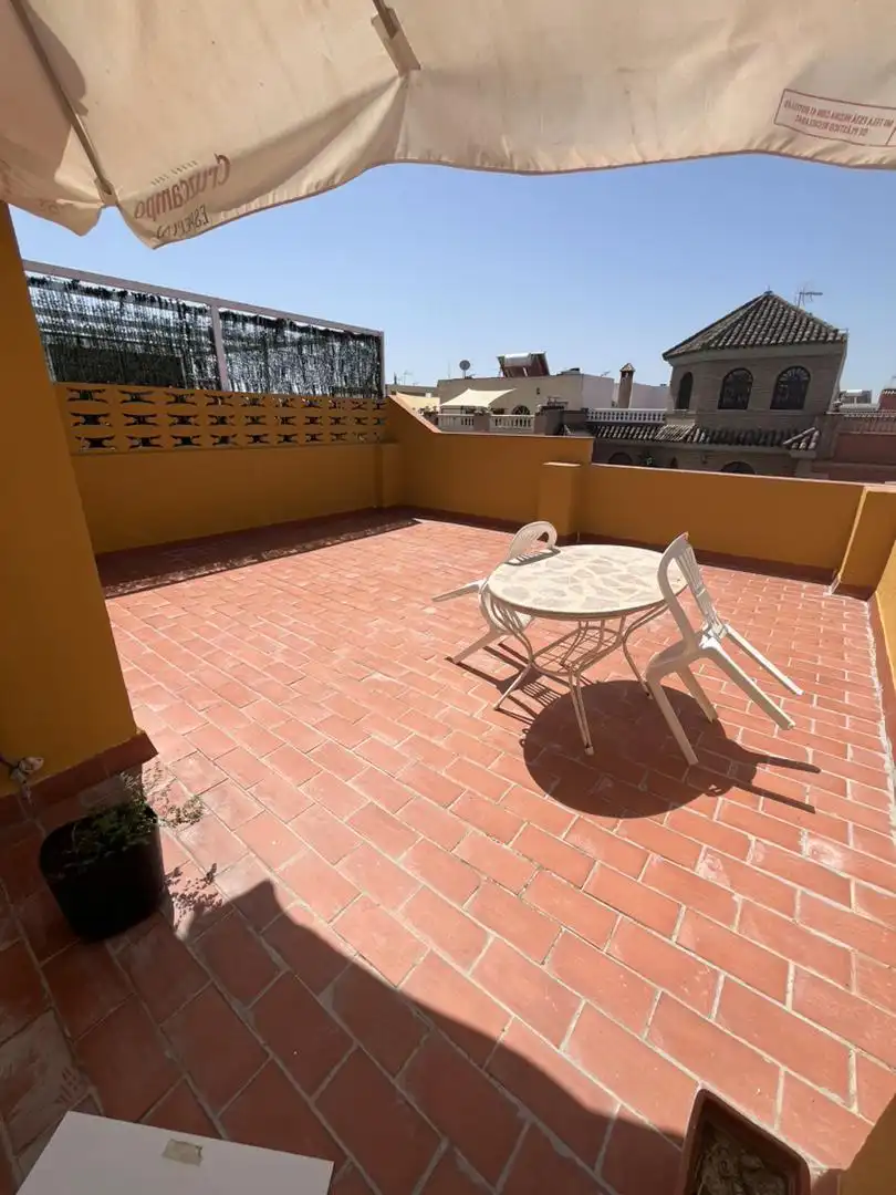 Casa adosada en venta en Calle Fernando Zóbel, 9, La Algaba Terraza de Casa adosada en venta en La Algaba con Aire acondicionado, Terraza y Balcón