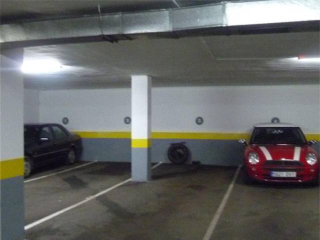 Garaje en Alquiler en Calle Hermanos de Pablo, 1 en Quintana