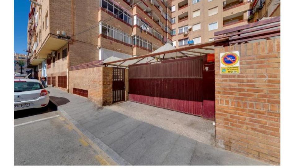 Photo 1 of Garage to rent in Calle Joaquín Chapaprieta, 139, El Molino, Alicante