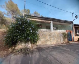 Vista exterior de Casa o xalet en venda en Gilet amb Aire condicionat i Terrassa