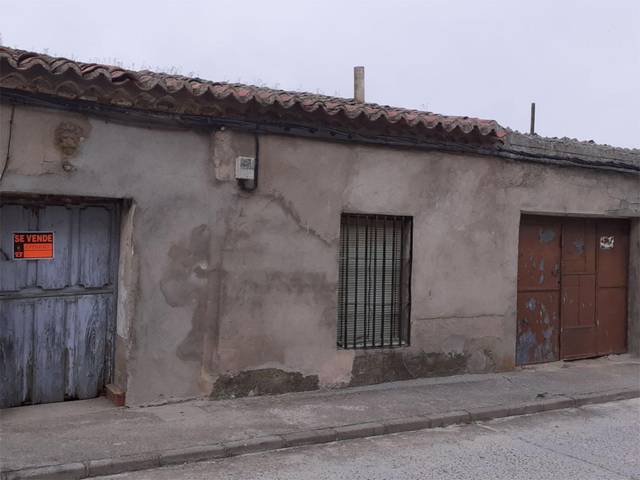 Casa adosada en Venta en Calle Arévalo, 6 en Madrigal de las Altas Torres