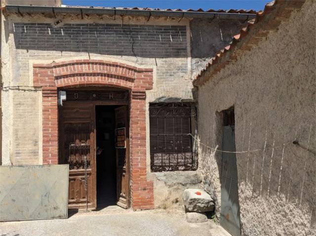 Finca rústica en Venta en Calle de la Fuente, 3 en Cabañas de Polendos