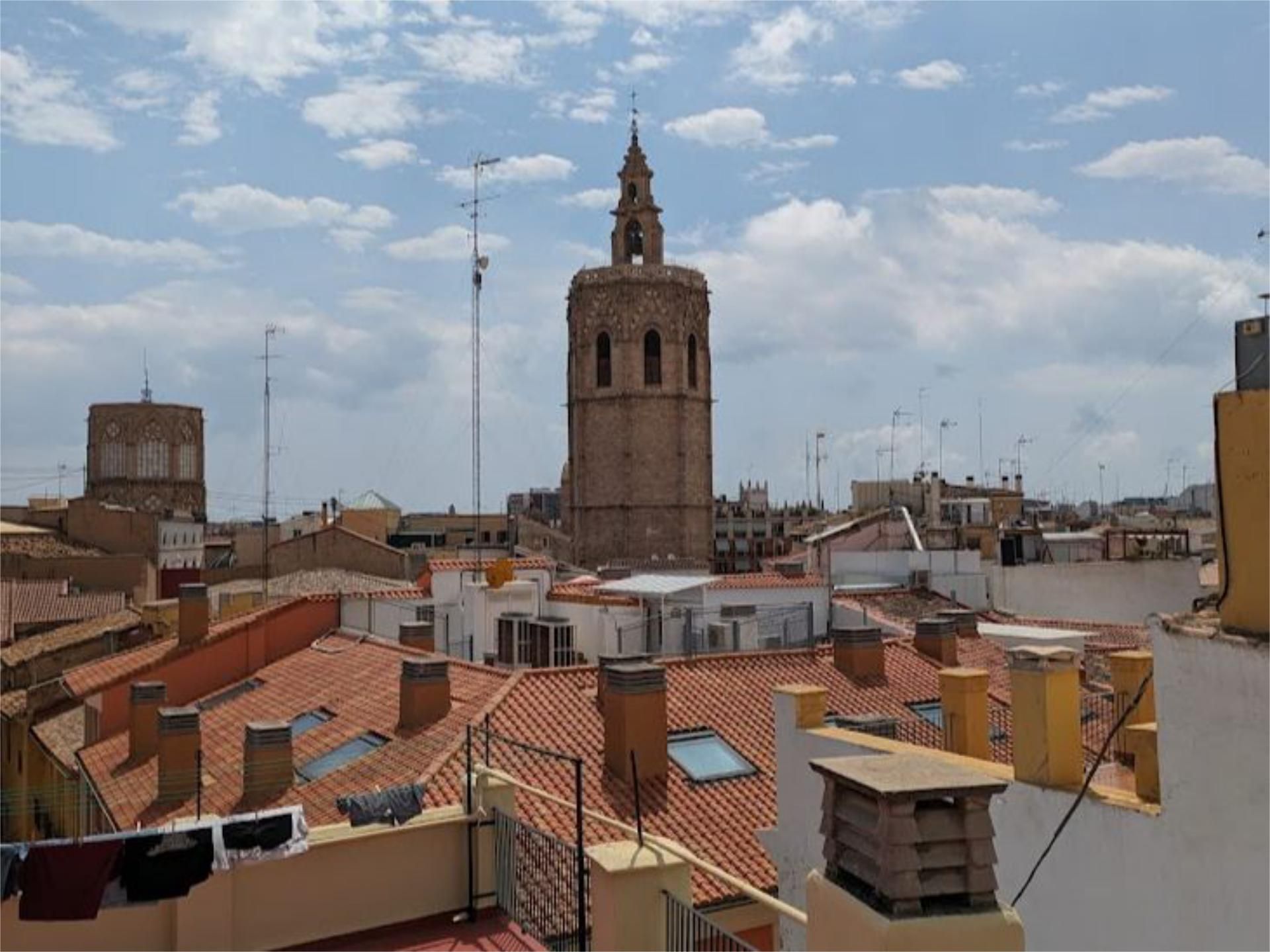 Exterior view of Flat to rent in  Valencia Capital  with Air Conditioner and Terrace