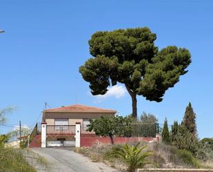 Vista exterior de Casa o xalet en venda en Monóvar  / Monòver amb Terrassa i Balcó