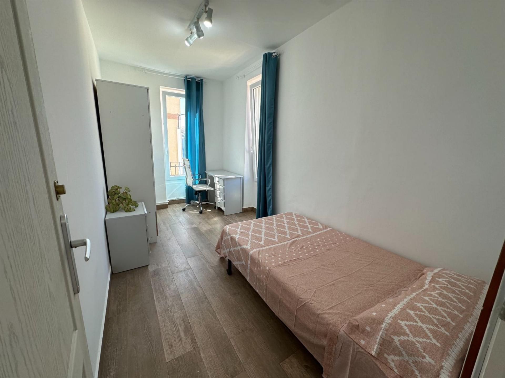 Flat to share in Carrer del Mestre Fernando Martin, 18, El Castell