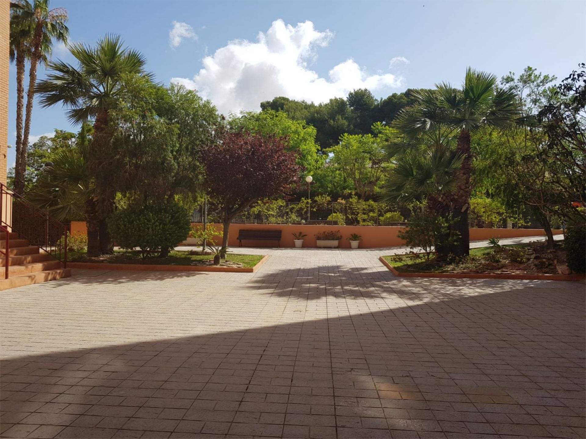 Jardín de Piso en venta en Alicante / Alacant con Aire acondicionado, Calefacción y Jardín privado