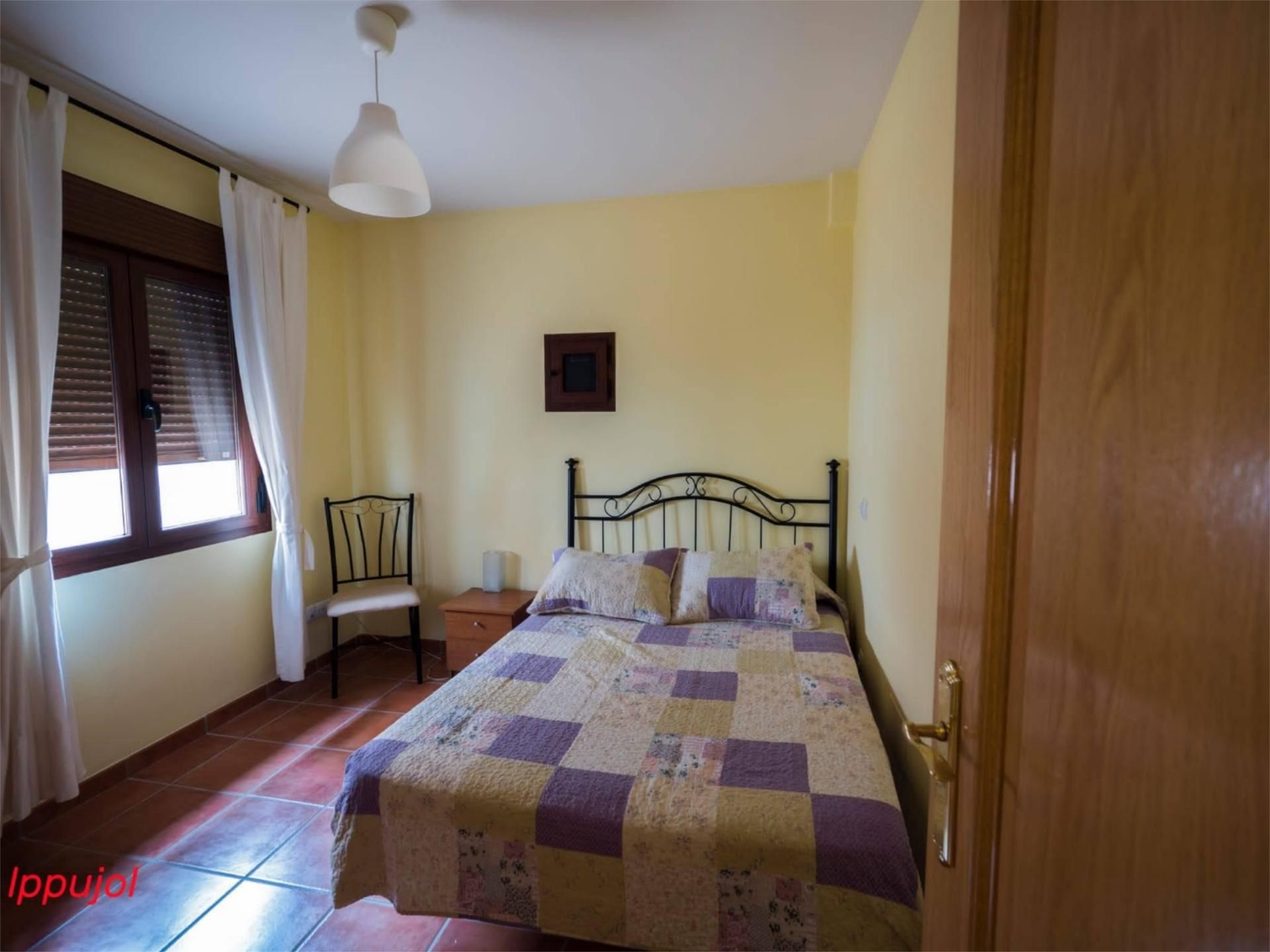 Bedroom of Flat to share in Navaluenga