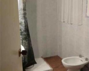 Bathroom of House or chalet for sale in Tendilla