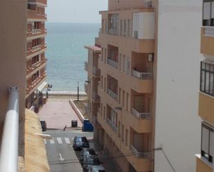 Vista exterior de Pis de lloguer en Torrevieja amb Aire condicionat, Terrassa i Balcó