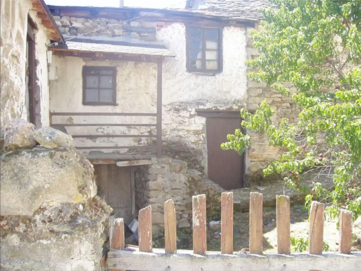 Pis en venda a Rúa Vilamartín, 7, Larouco Vista exterior de Pis en venda en Larouco amb Jardí privat i Terrassa