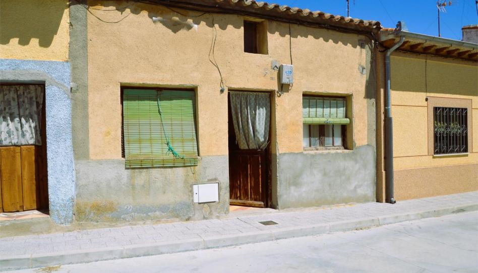 Foto 1 de Casa adosada en venda a Calle Libertad, 19, Cantalapiedra, Salamanca