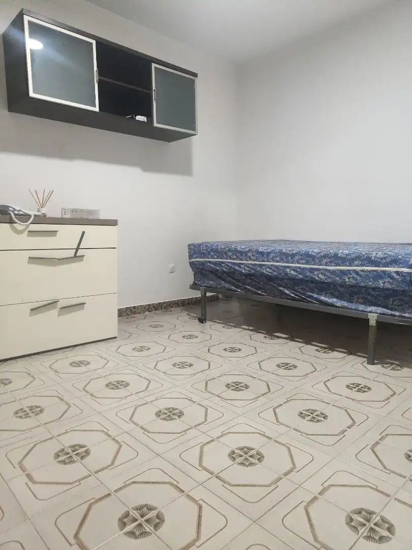 Zimmer in Carrer Victòria, 47, Marianao Schlafzimmer von Wohnung zur untervermieten in Sant Boi de Llobregat mit Ofen, Waschmaschine und Internet