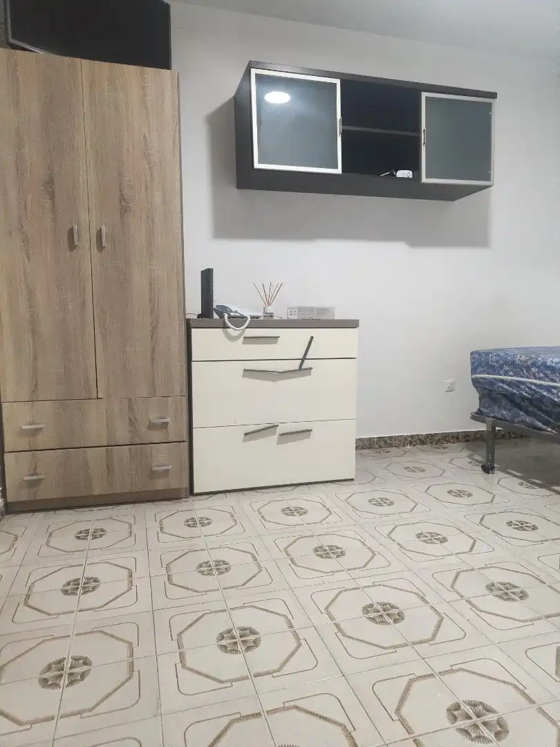 Zimmer in Carrer Victòria, 47, Marianao Schlafzimmer von Wohnung zur untervermieten in Sant Boi de Llobregat mit Ofen, Waschmaschine und Internet