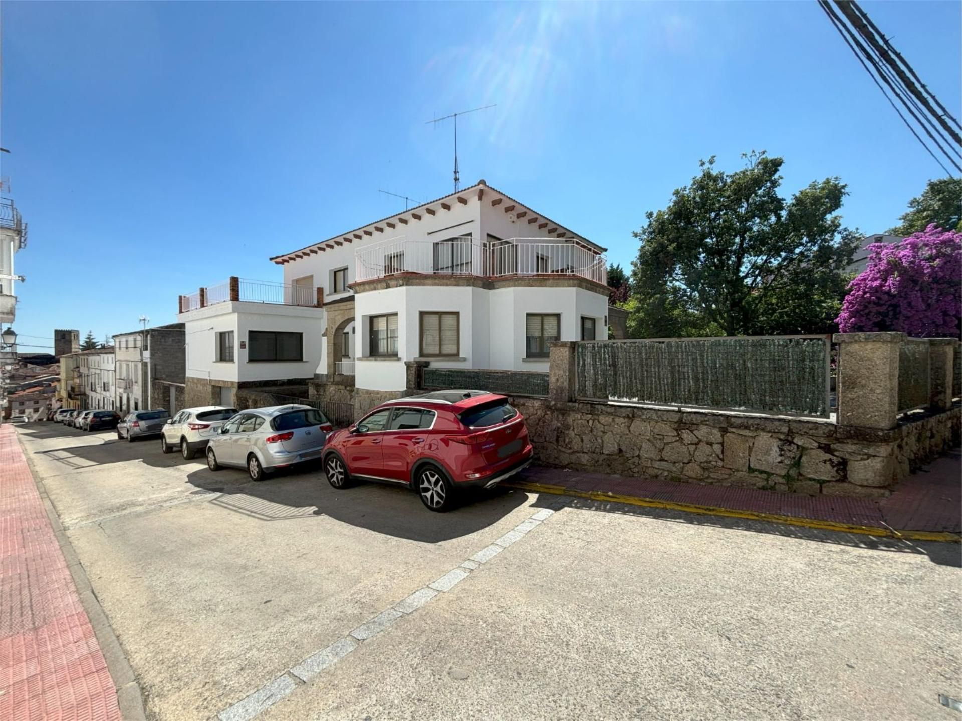 Exterior view of House or chalet for sale in Jarandilla de la Vera  with Terrace and Balcony