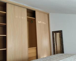 Dormitori de Apartament de lloguer en Salamanca Capital amb Aire condicionat