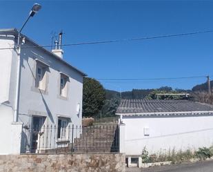 Vista exterior de Casa adosada en venda en Viveiro amb Jardí privat i Terrassa