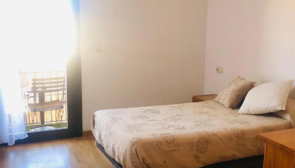 Photo 1 of Flat to share in Calle Amigos del País, 24, Centro, Navarra