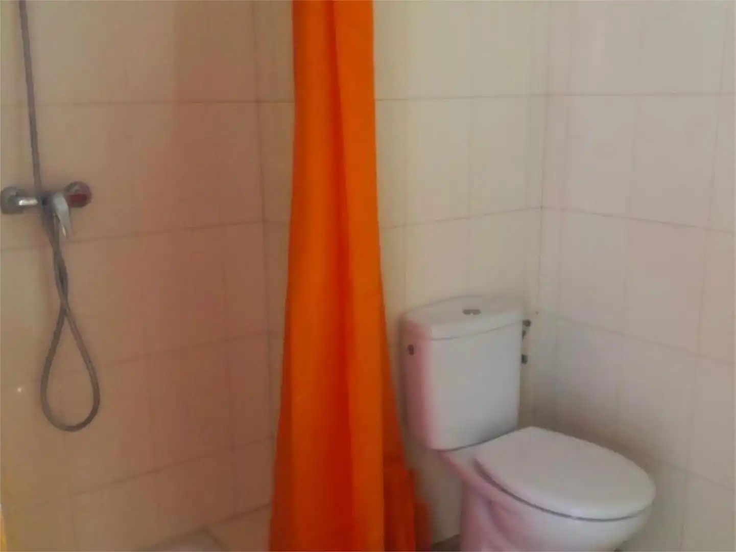 Bathroom of Flat for share in Tudela  with Heating, Parquet flooring and Terrace