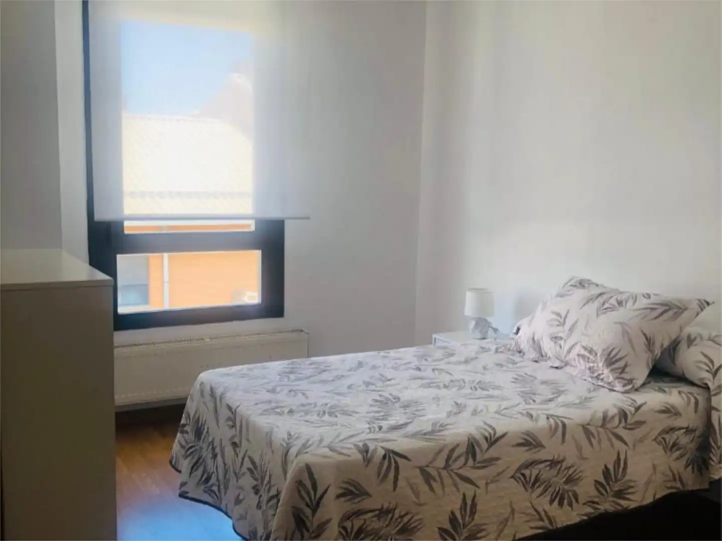 Bedroom of Flat for share in Tudela  with Heating, Parquet flooring and Terrace
