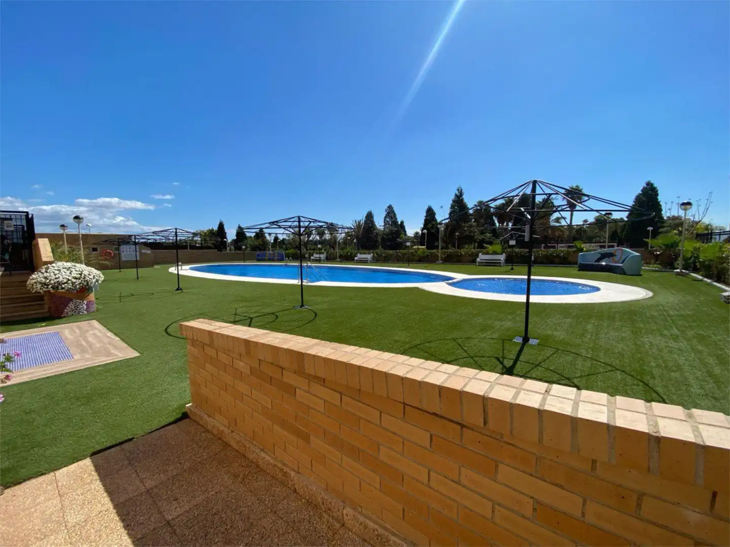 Wohnung zur Miete in Avenida Central, 44, Costa Azahar Schwimmbecken von Wohnung zur Miete in Oropesa del Mar / Orpesa mit Klimaanlage, Heizung und Privatgarten