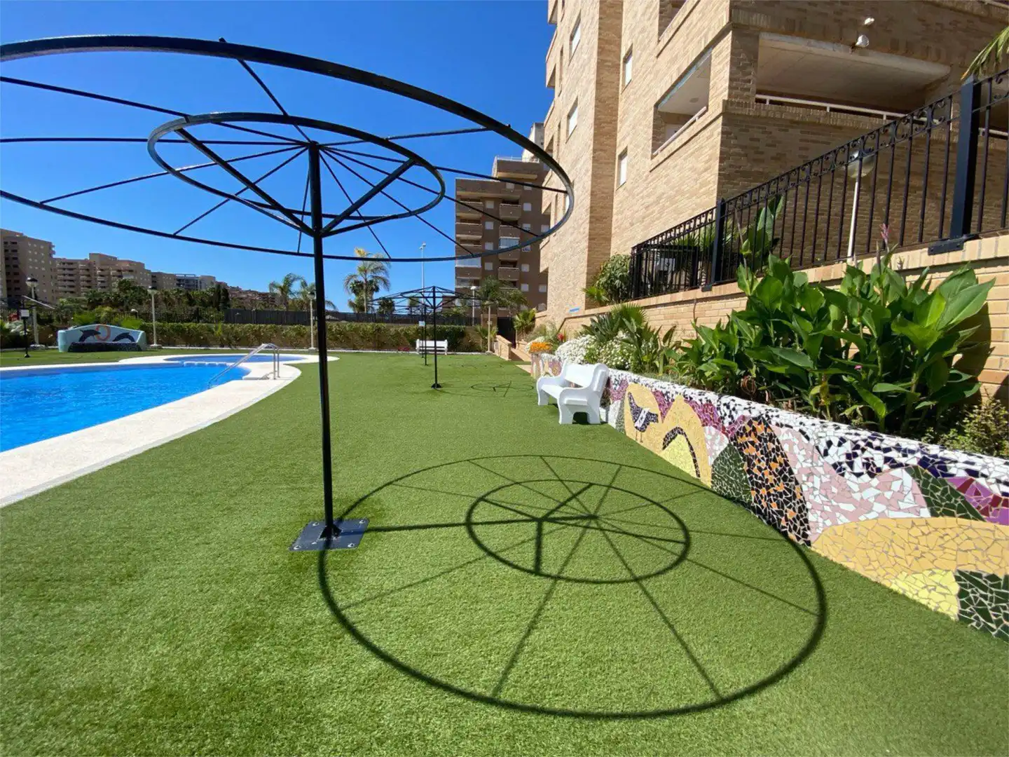 Wohnung zur Miete in Avenida Central, 44, Costa Azahar Terrasse von Wohnung zur Miete in Oropesa del Mar / Orpesa mit Klimaanlage, Heizung und Privatgarten