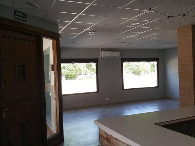 Local comercial en Alquiler en Calle Ricas, 18 en Consuegra
