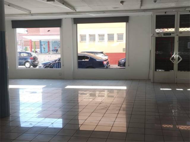 Local comercial en Alquiler en Calle Párroco Don Carmelo Rodríguez, 8 en San Claudio - La Chantría