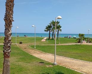 Vista exterior de Pis de lloguer en Oropesa del Mar / Orpesa amb Aire condicionat, Terrassa i Piscina