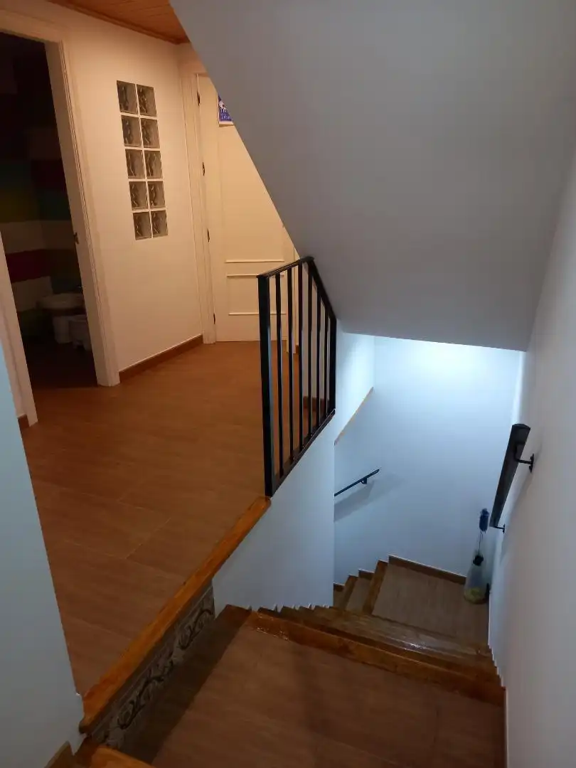 Casa adosada en venta en Calle de Leones, 11, Montejícar Casa adosada en venta en Montejícar con Calefacción, Jardín privado y Parquet
