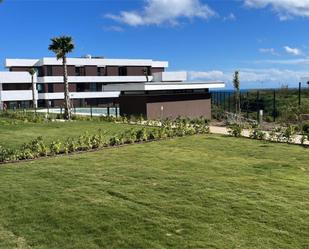 Vista exterior de Apartament en venda en Casares amb Aire condicionat, Terrassa i Piscina