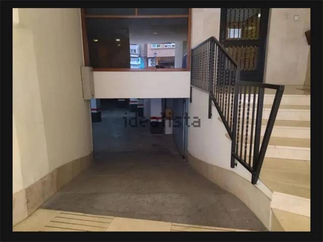 Garaje en Alquiler en Carrer de Pere Aleixandre, 53 en Mont-Olivet