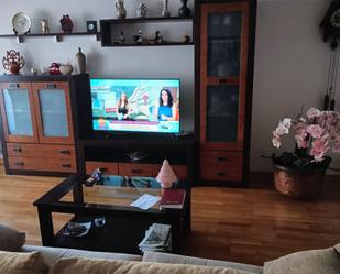 Sala d'estar de Casa adosada per a compartir en Soria Capital  amb Terrassa i Balcó