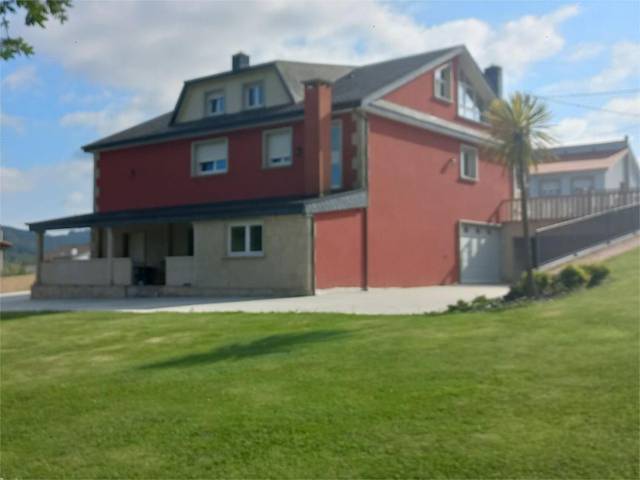 Ático en Alquiler en Lugar Marzo Abaixo, 1 en Parroquias de Santiago