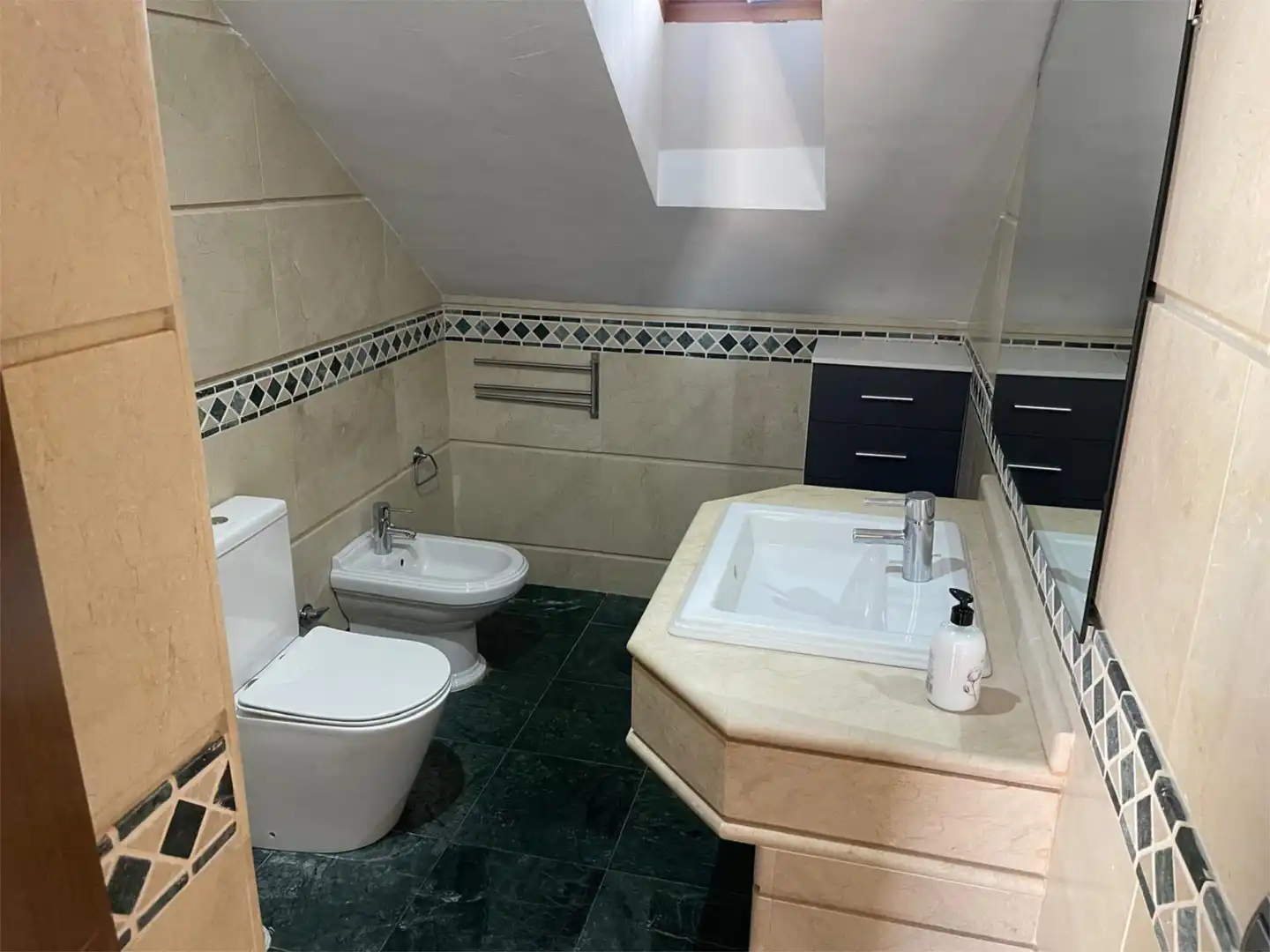 Bathroom of Flat for rent in Marbella  with Air Conditioner, Terrace and Furnished