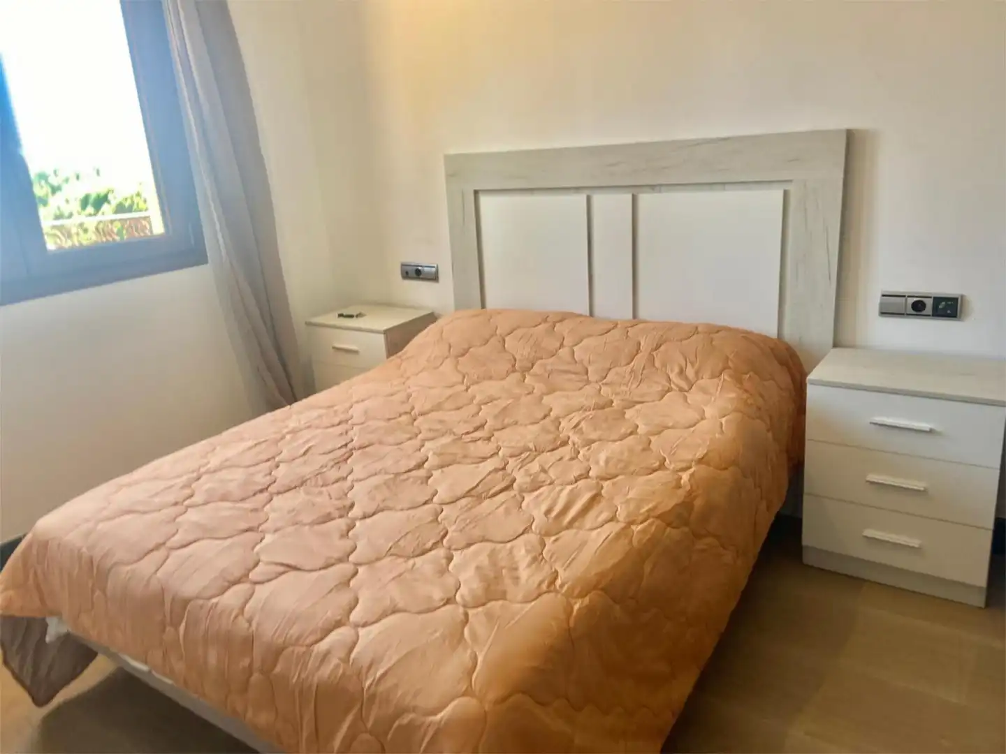 Bedroom of Flat for rent in Marbella  with Air Conditioner, Terrace and Furnished