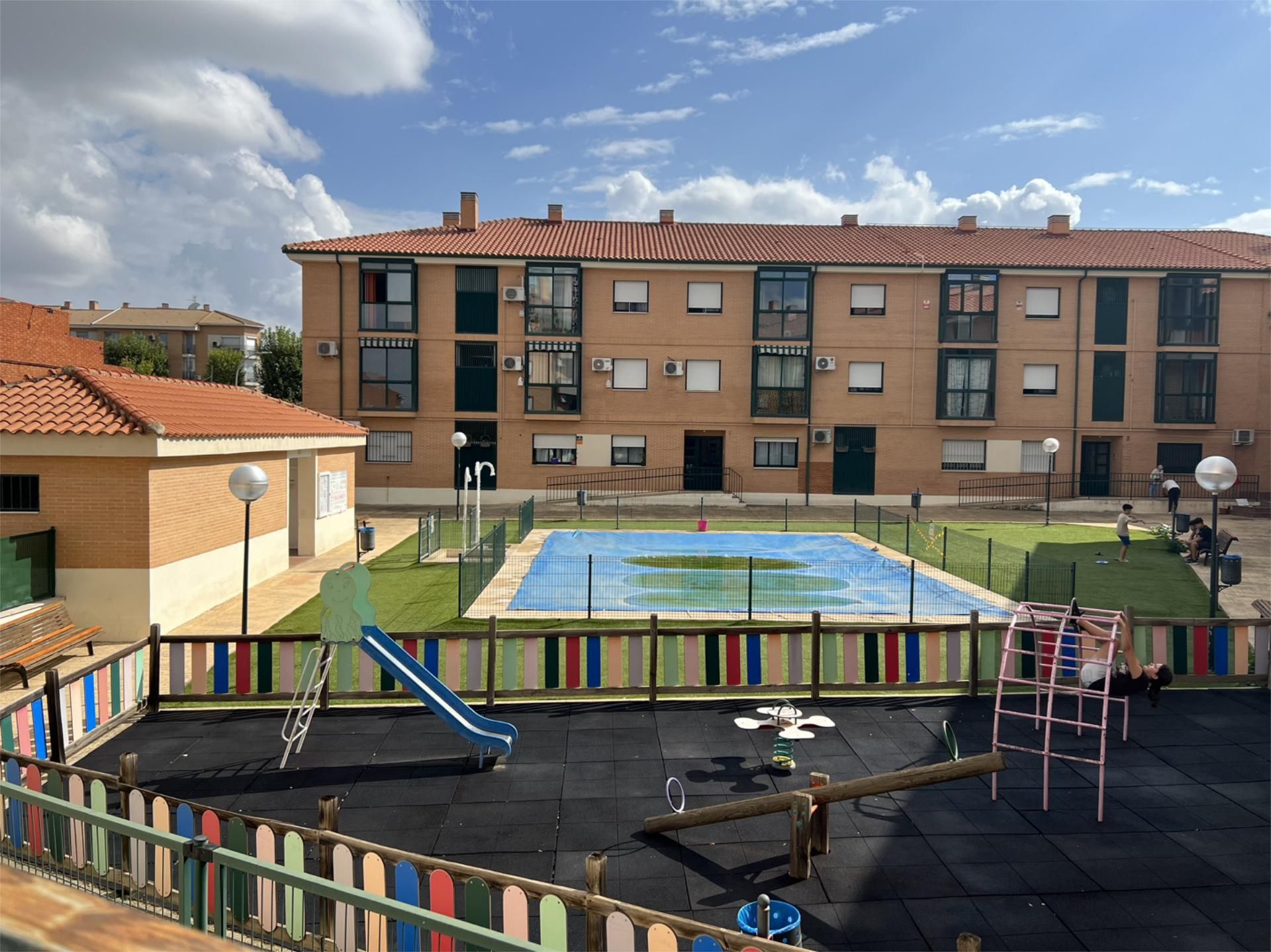 Piscina de Pis de lloguer en Fuensalida amb Aire condicionat, Calefacció i Traster
