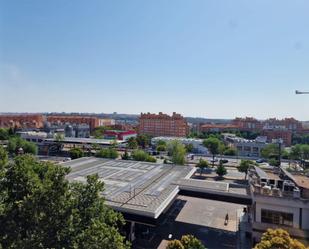 Exterior view of Flat to rent in  Madrid Capital  with Air Conditioner, Terrace and Swimming Pool