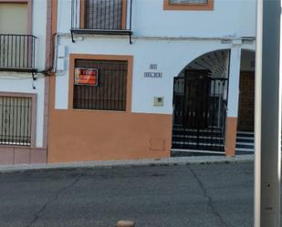 Vista exterior de Casa adosada en venda en Adamuz amb Aire condicionat i Balcó